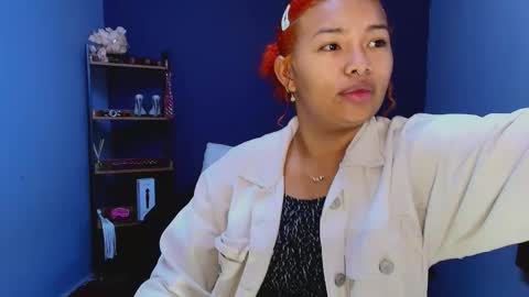 Snapshot of hot_chocolate_4u chatting on 02/18/25, 11:44 hot chocolate 4u online show from 02/18/25, 11:44