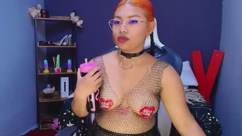 Snapshot of hot_chocolate_4u chatting on 03/01/25, 06:32 hot chocolate 4u online show from 03/01/25, 06:32