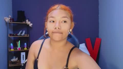 Snapshot of hot_chocolate_4u chatting on 03/03/25, 12:27 hot chocolate 4u online show from 03/03/25, 12:27