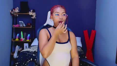 Snapshot of hot_chocolate_4u chatting on 03/10/25, 03:20 hot chocolate 4u online show from 03/10/25, 03:20