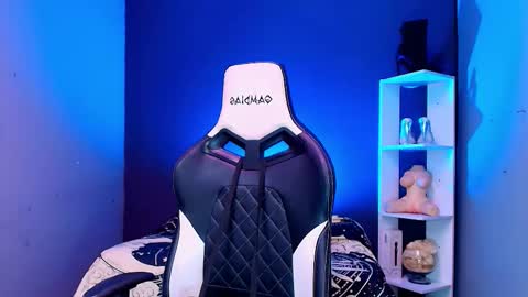 Snapshot of hot_chocolate_4u chatting on 09/13/25, 12:05 hot chocolate 4u online show from 09/13/25, 12:05