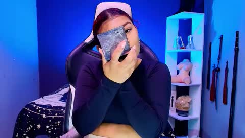 Snapshot of hot_chocolate_4u chatting on 09/17/25, 12:18 hot chocolate 4u online show from 09/17/25, 12:18