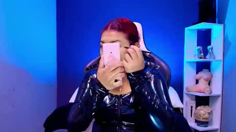 Snapshot of hot_chocolate_4u chatting on 09/22/25, 12:18 hot chocolate 4u online show from 09/22/25, 12:18