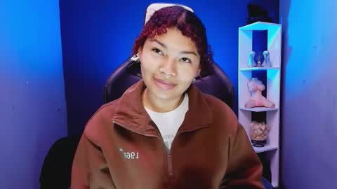 Snapshot of hot_chocolate_4u chatting on 10/24/25, 12:12 hot chocolate 4u online show from 10/24/25, 12:12