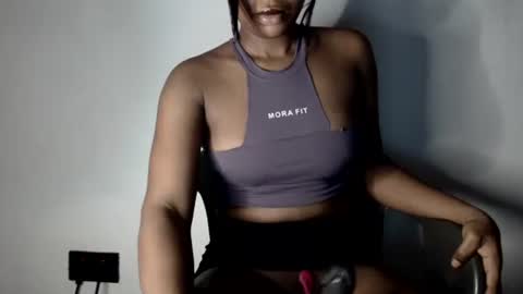 Snapshot of hot_chocoxxxx chatting on 11/02/25, 04:15 sonia mis choco online show from 11/02/25, 04:15