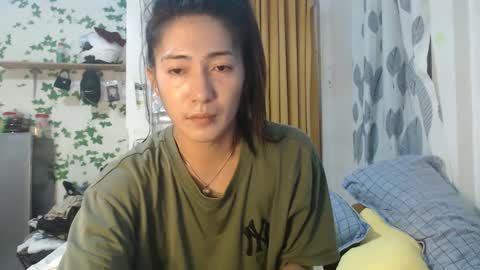 its me CLAUDIA online show from 12/30/24, 06:20