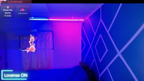 Hot Couple online show from 10/09/25, 03:26