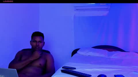 Hot Couple online show from 10/16/25, 03:40