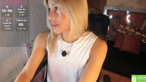 Snapshot of hot_cupid01 chatting on 05/08/26, 10:53 Valery online show from 05/08/26, 10:53