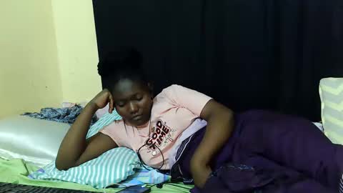 Milly online show from 10/03/25, 07:55