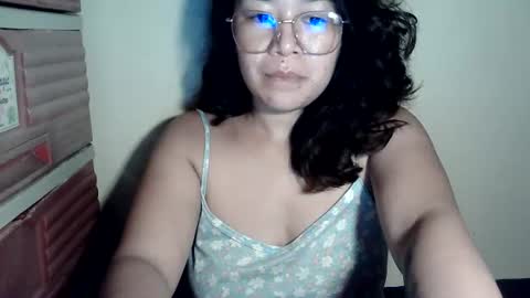Snapshot of hot_emma1112 chatting on 06/19/26, 02:54 hot_emma1112 online show from 06/19/26, 02:54