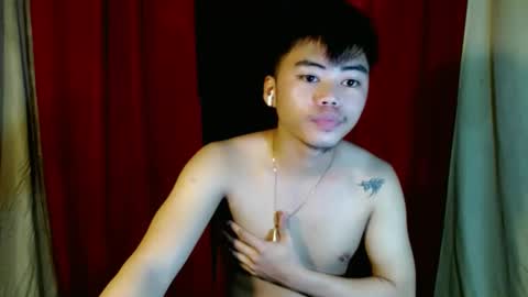 Snapshot of hot_emmanuel chatting on 03/06/25, 12:43 hot_emmanuel online show from 03/06/25, 12:43