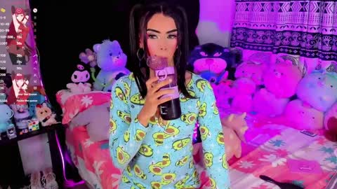 Snapshot of hot_eyes16 chatting on 05/18/26, 11:27 Valens online show from 05/18/26, 11:27