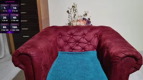 Snapshot of hot_hayde chatting on 02/04/25, 08:49 Aly online show from 02/04/25, 08:49