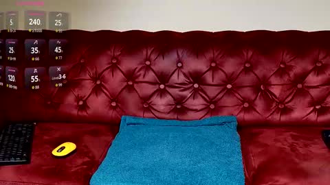 Snapshot of hot_hayde chatting on 10/25/25, 07:08 Aly online show from 10/25/25, 07:08