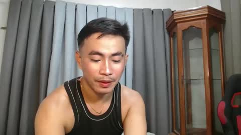 Snapshot of hot_khevin chatting on 10/18/25, 10:38 hot_khevin online show from 10/18/25, 10:38