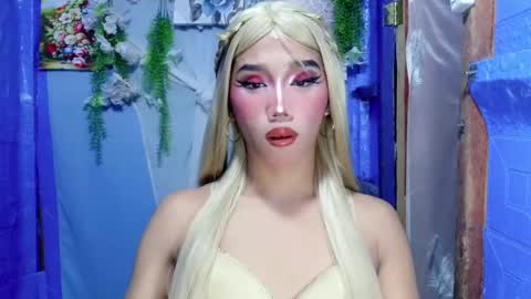 Khianna online show from 04/22/26, 09:27