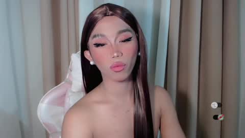Khianna online show from 07/18/26, 04:00