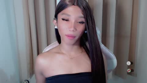 Khianna online show from 07/25/26, 12:36