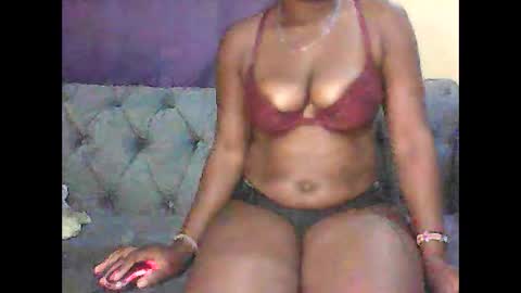 hot_latifah online show from 04/21/26, 01:53