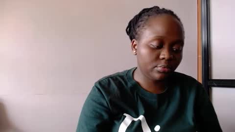 Linah online show from 11/08/25, 09:09