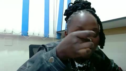 Linah online show from 12/01/25, 10:31