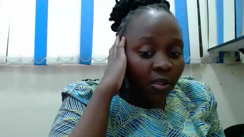 Linah online show from 12/19/25, 06:53