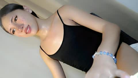 hot_little_angel18 online show from 06/25/26, 04:23