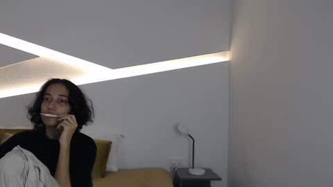 Alana online show from 01/04/25, 07:23