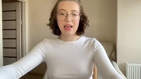 Lina online show from 12/29/24, 10:23