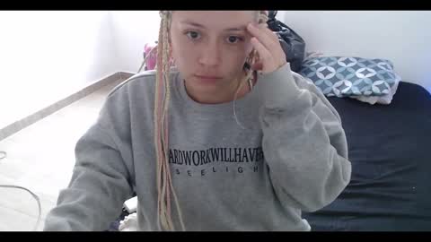 Snapshot of hot_mommymia chatting on 01/03/25, 04:16 Mia online show from 01/03/25, 04:16
