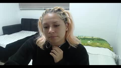 Snapshot of hot_mommymia chatting on 01/25/25, 02:47 Mia online show from 01/25/25, 02:47