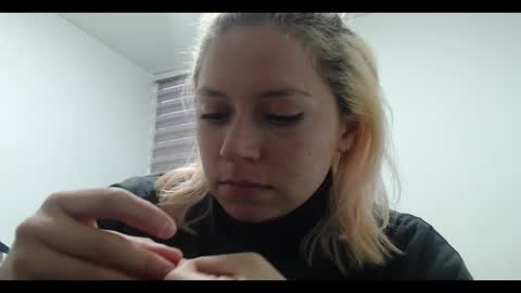Snapshot of hot_mommymia chatting on 01/25/25, 11:00 Mia online show from 01/25/25, 11:00