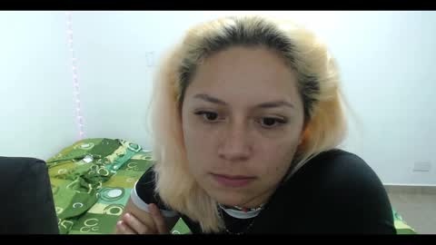 Snapshot of hot_mommymia chatting on 01/31/25, 11:56 Mia online show from 01/31/25, 11:56