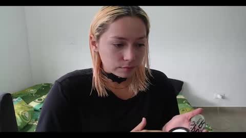 Snapshot of hot_mommymia chatting on 02/13/25, 04:07 Mia online show from 02/13/25, 04:07