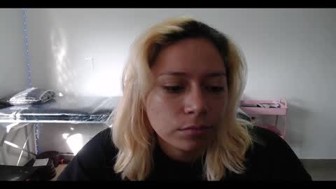 Snapshot of hot_mommymia chatting on 03/02/25, 01:05 Mia online show from 03/02/25, 01:05