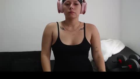 Snapshot of hot_mommymia chatting on 03/05/25, 03:07 Mia online show from 03/05/25, 03:07