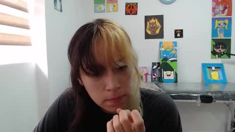 Snapshot of hot_mommymia chatting on 09/18/25, 05:15 Mia online show from 09/18/25, 05:15