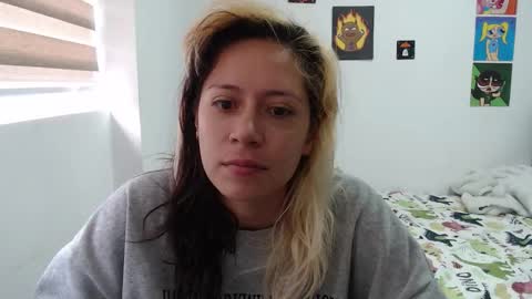 Snapshot of hot_mommymia chatting on 10/13/25, 01:33 Mia online show from 10/13/25, 01:33