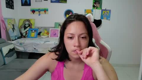 Mia online show from 07/04/26, 06:14