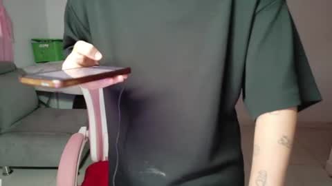 Mia online show from 07/10/26, 12:52