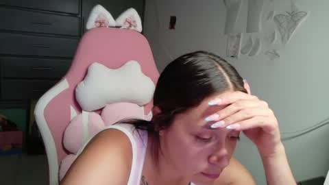 Mia online show from 07/28/26, 12:07