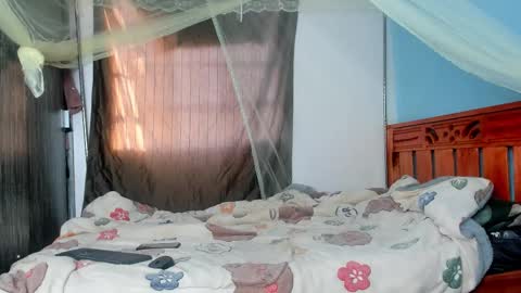 Snapshot of hot_moxie chatting on 10/02/25, 04:08 hot_moxie online show from 10/02/25, 04:08