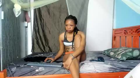 Snapshot of hot_moxie chatting on 10/02/25, 08:27 hot_moxie online show from 10/02/25, 08:27