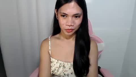 Snapshot of hot_pauline chatting on 05/13/26, 06:00 hot_pauline online show from 05/13/26, 06:00