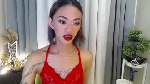 hot_petit69 online show from 02/05/26, 11:20