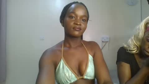 Snapshot of hot_petite12 chatting on 06/19/26, 07:45 Petite online show from 06/19/26, 07:45