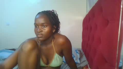 Snapshot of hot_petite12 chatting on 06/20/26, 03:37 Petite online show from 06/20/26, 03:37