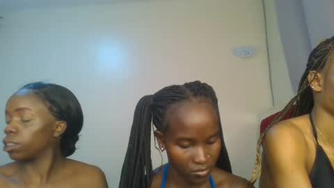 Snapshot of hot_petite12 chatting on 07/07/26, 03:05 Petite online show from 07/07/26, 03:05