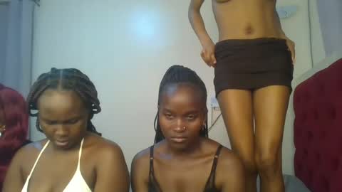 Snapshot of hot_petite12 chatting on 07/12/26, 05:31 Petite online show from 07/12/26, 05:31